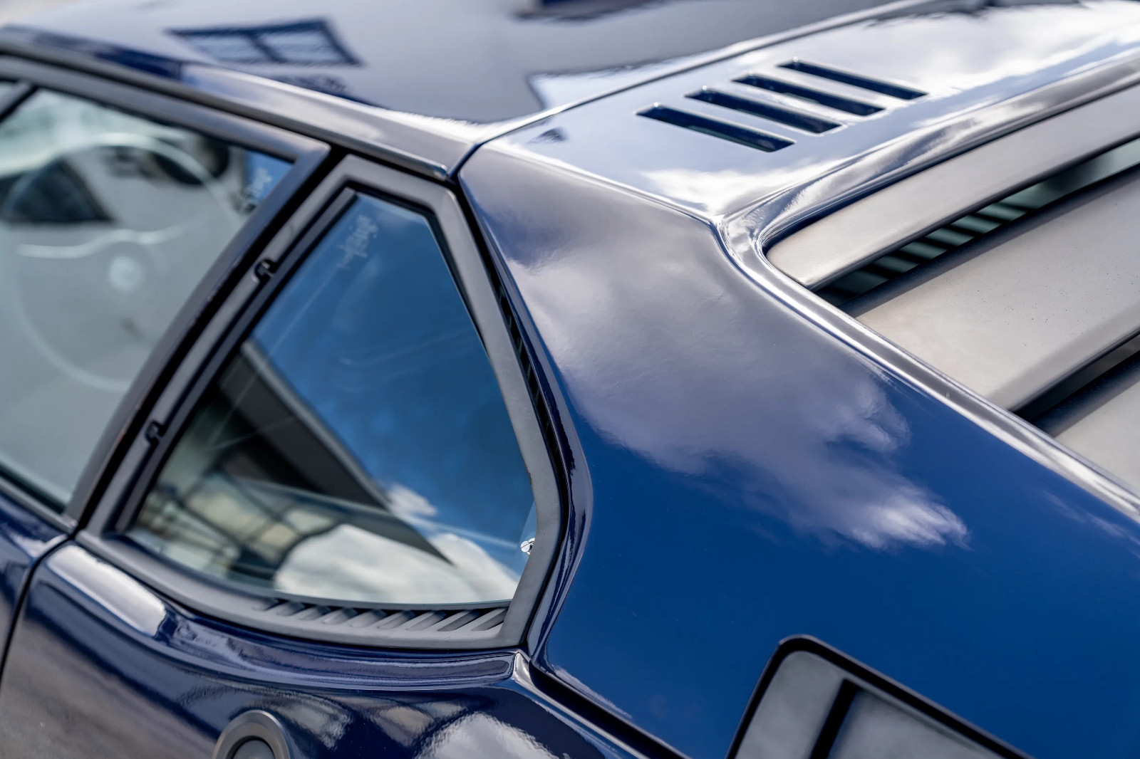 BMW-M1-1981-Coupe-12