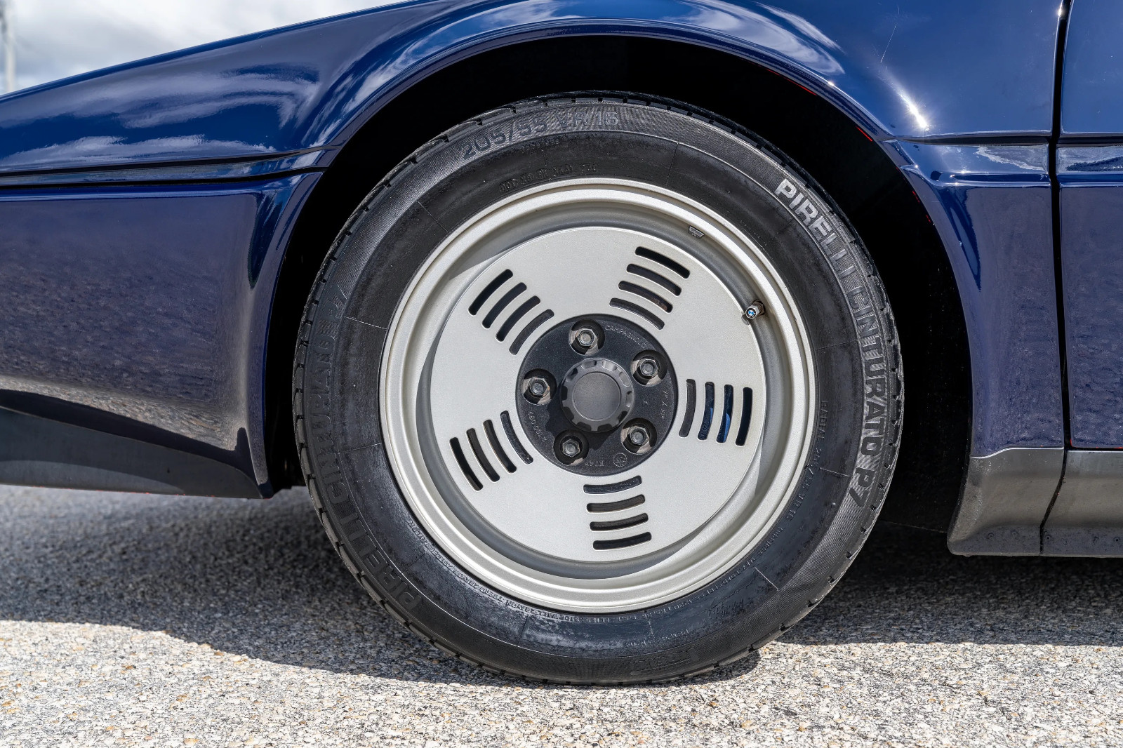 BMW-M1-1981-Coupe-18