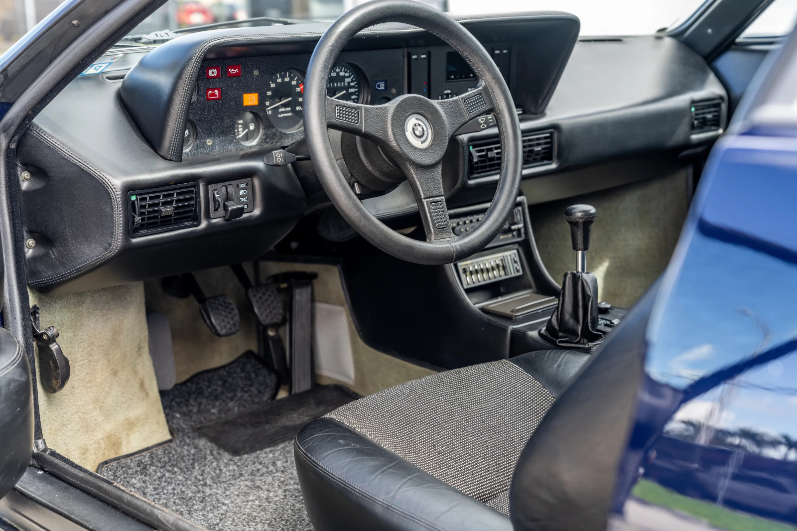 BMW-M1-1981-Coupe-22