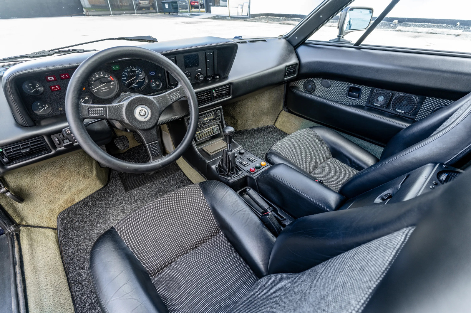 BMW-M1-1981-Coupe-23
