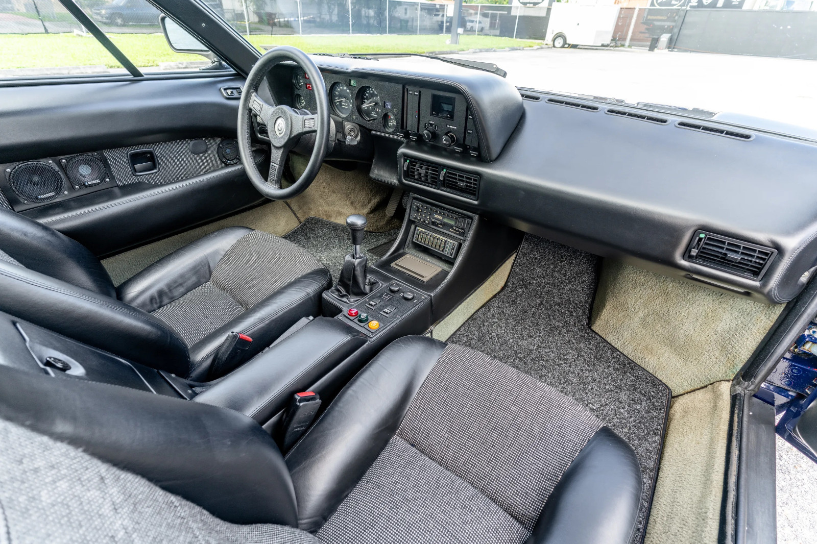BMW-M1-1981-Coupe-26