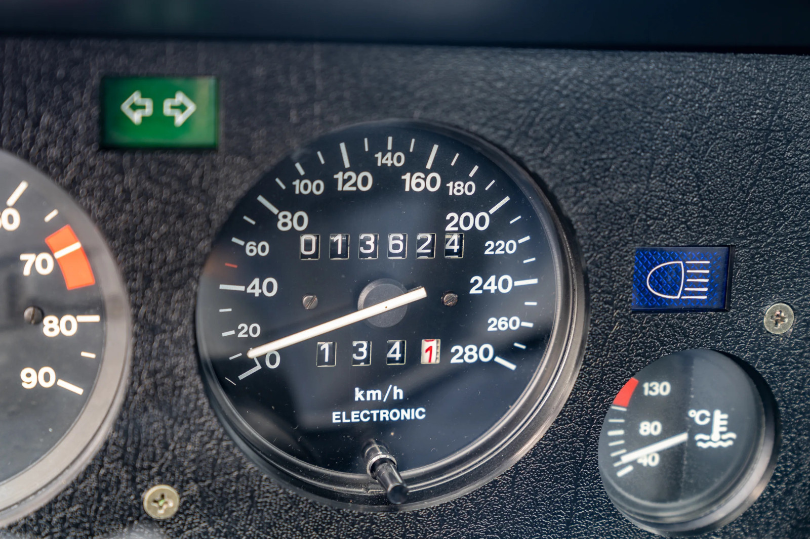 BMW-M1-1981-Coupe-30
