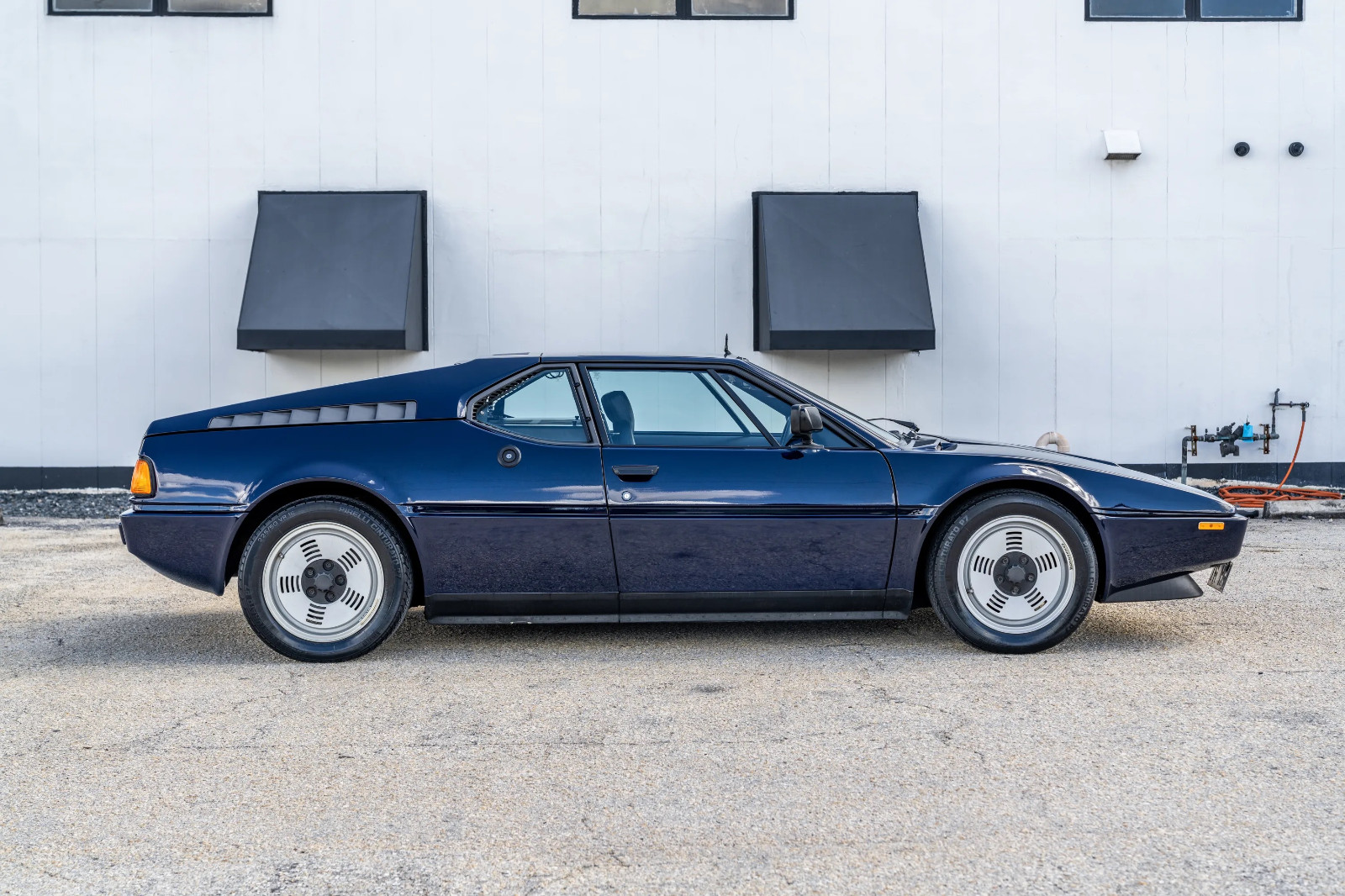 BMW-M1-1981-Coupe-4
