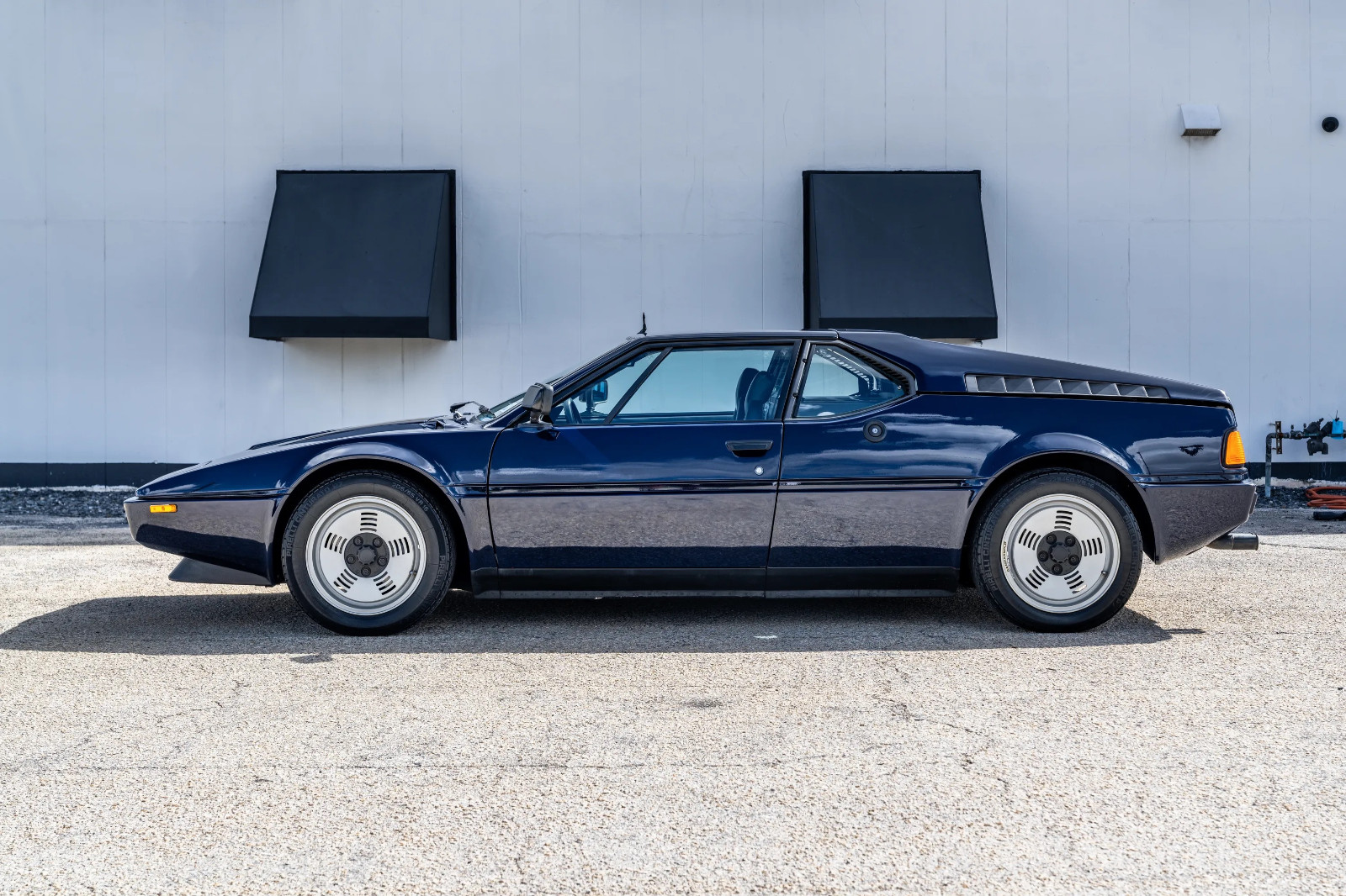 BMW-M1-1981-Coupe-8