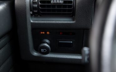 BMW-M3-1988-SEDAN-19