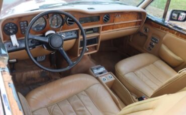 Bentley-Corniche-1983-Red-Tan-8
