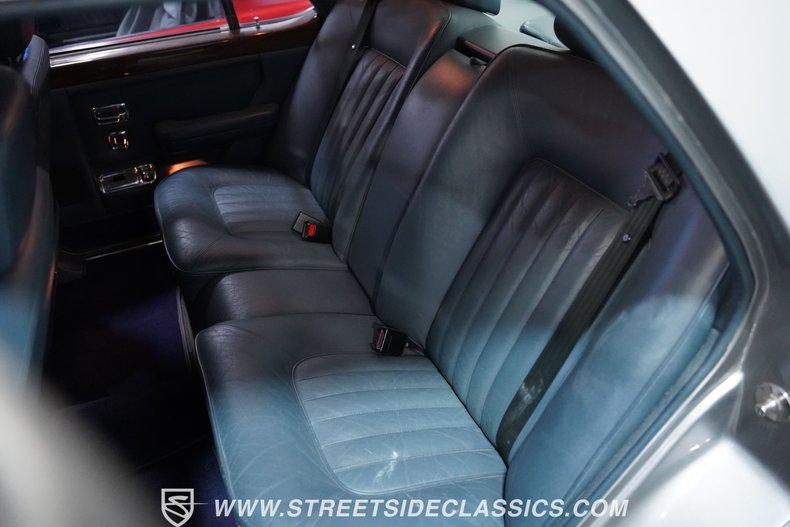 Bentley-Eight-1988-Silver-Blue-11