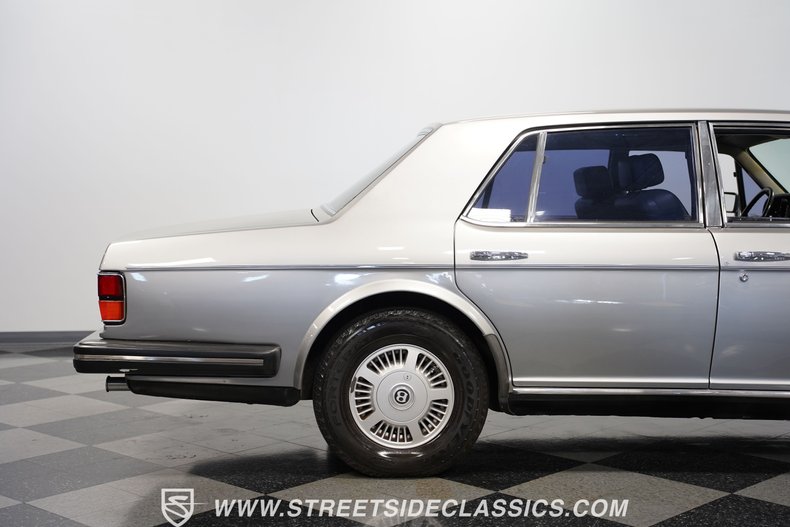 Bentley-Eight-1988-Silver-Blue-15