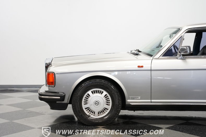 Bentley-Eight-1988-Silver-Blue-25