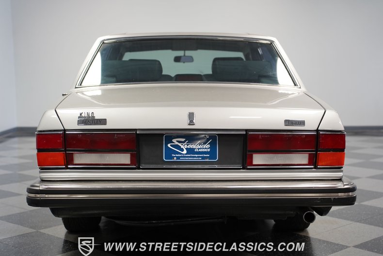 Bentley-Eight-1988-Silver-Blue-27