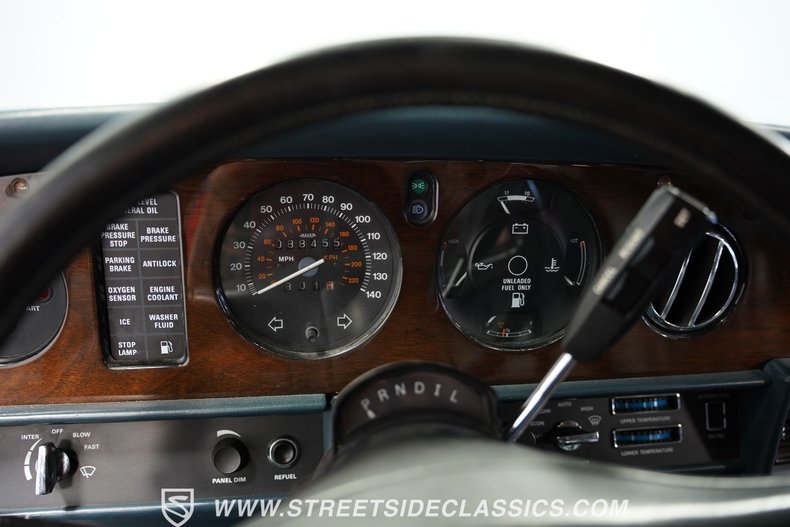 Bentley-Eight-1988-Silver-Blue-40