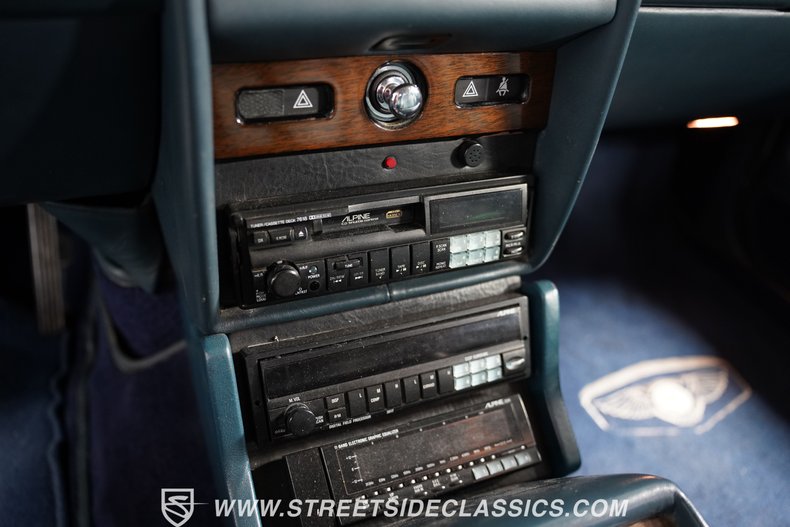 Bentley-Eight-1988-Silver-Blue-43