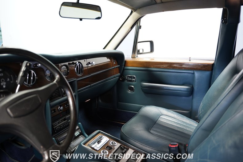 Bentley-Eight-1988-Silver-Blue-44