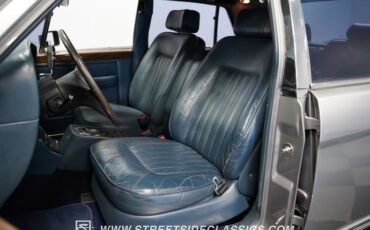 Bentley-Eight-1988-Silver-Blue-48