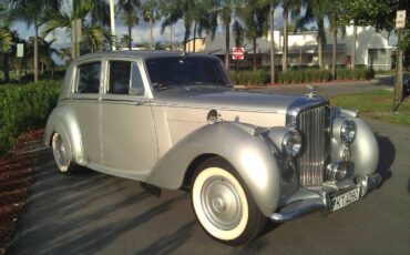 Bentley-Mark-vi-1951-Georgian-Silver-1