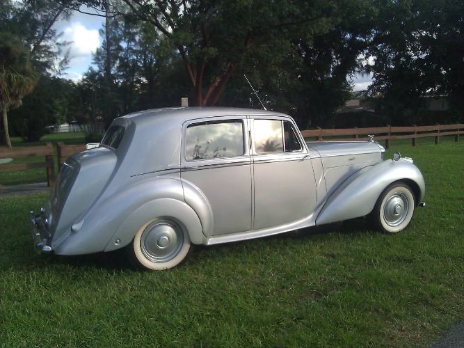 Bentley-Mark-vi-1951-Georgian-Silver-4