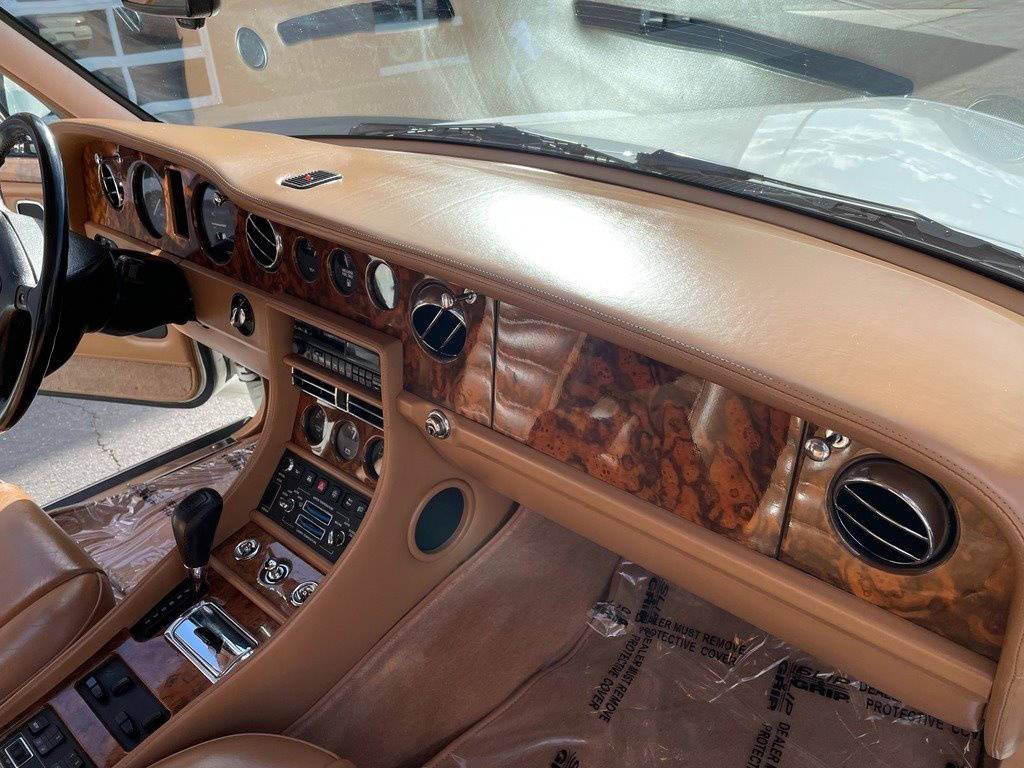 Bentley-Turbo-r-1994-white-11