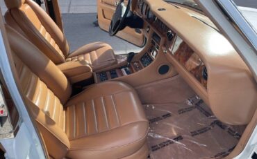Bentley-Turbo-r-1994-white-9