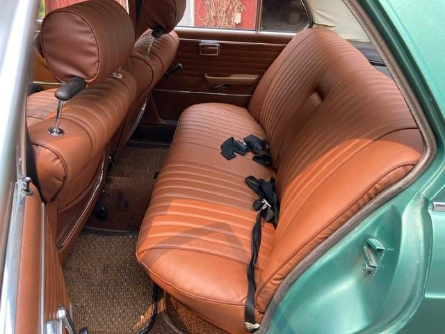 Bmw-2500-1969-Green-15