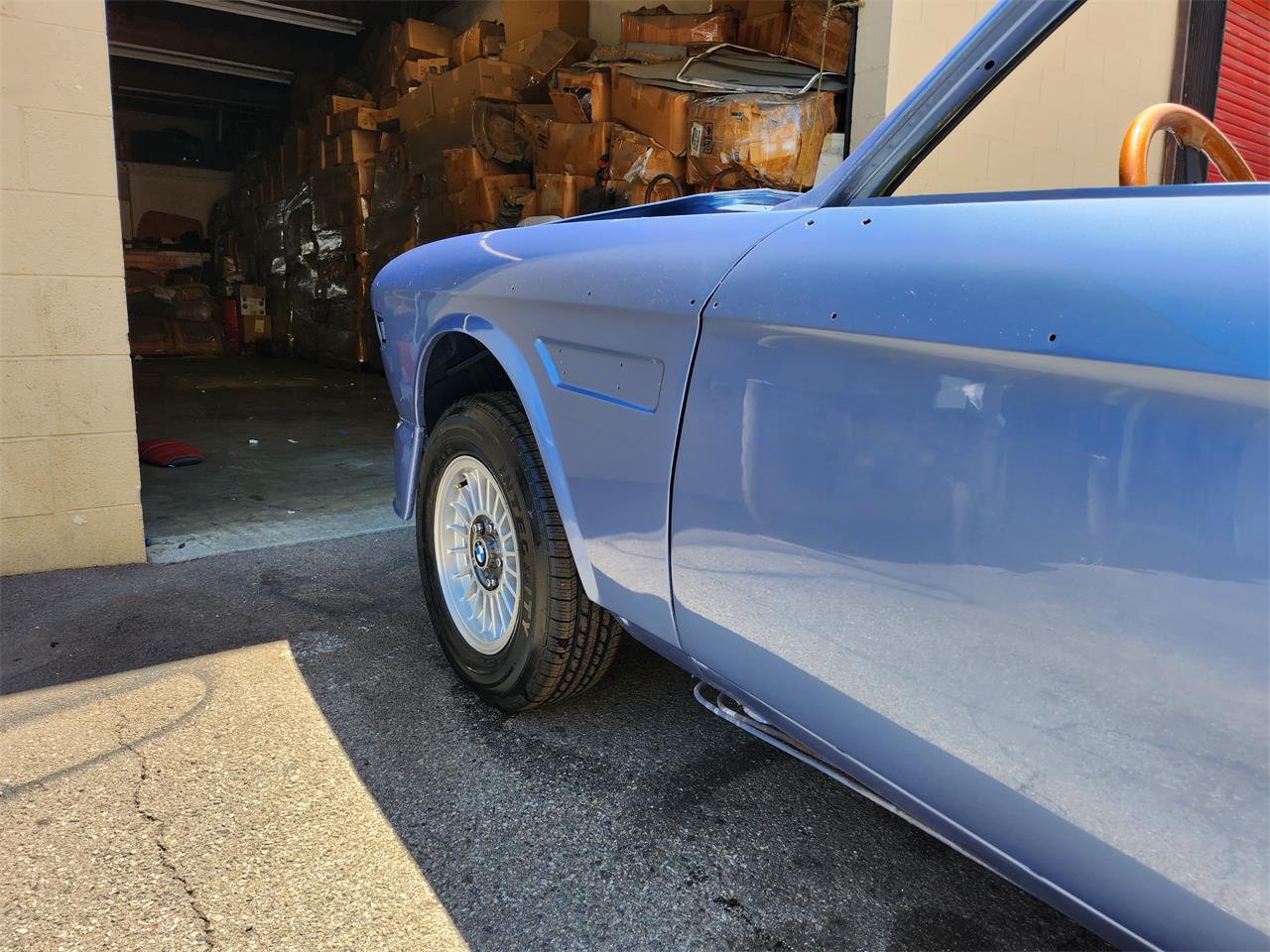 Bmw-3.0csi-1972-Fjord-Blue-Saddle-2