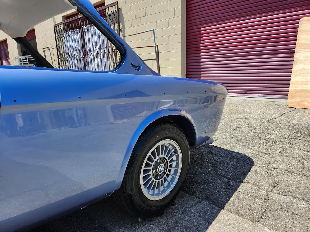 Bmw-3.0csi-1972-Fjord-Blue-Saddle-30