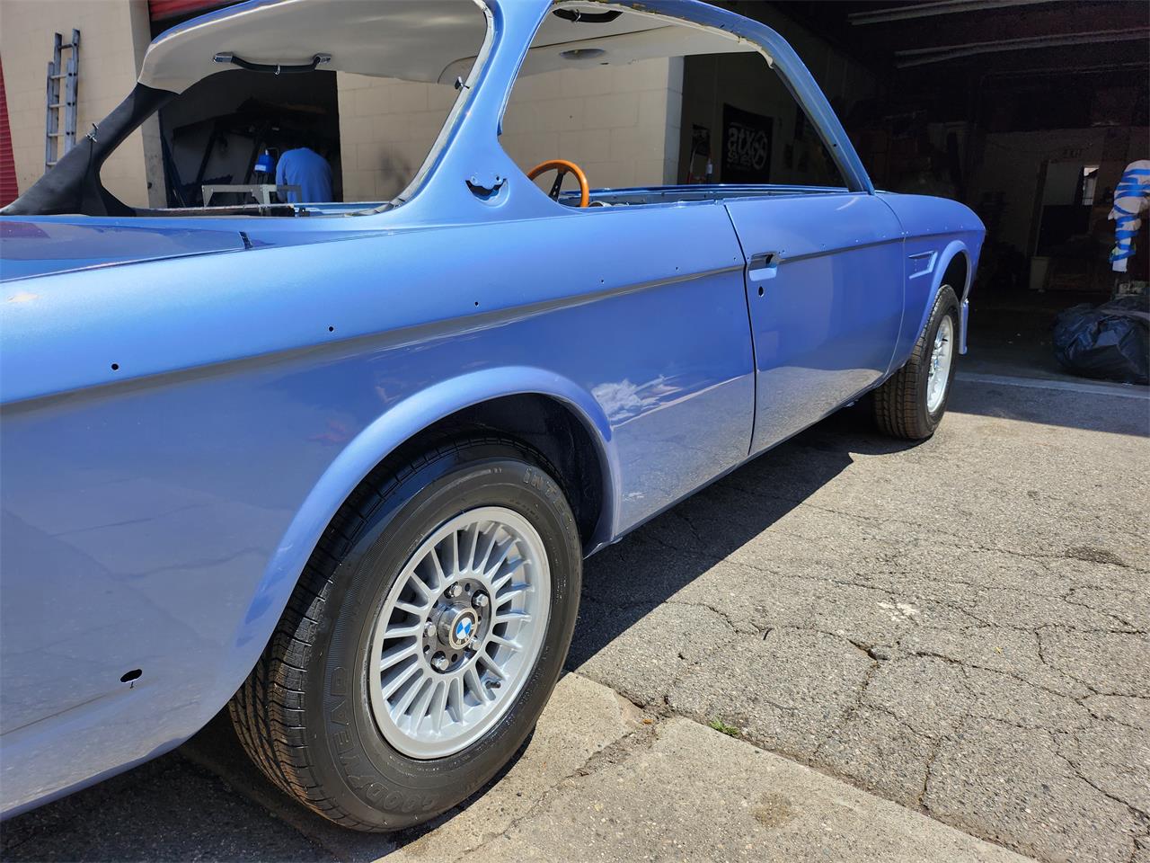 Bmw-3.0csi-1972-Fjord-Blue-Saddle-36