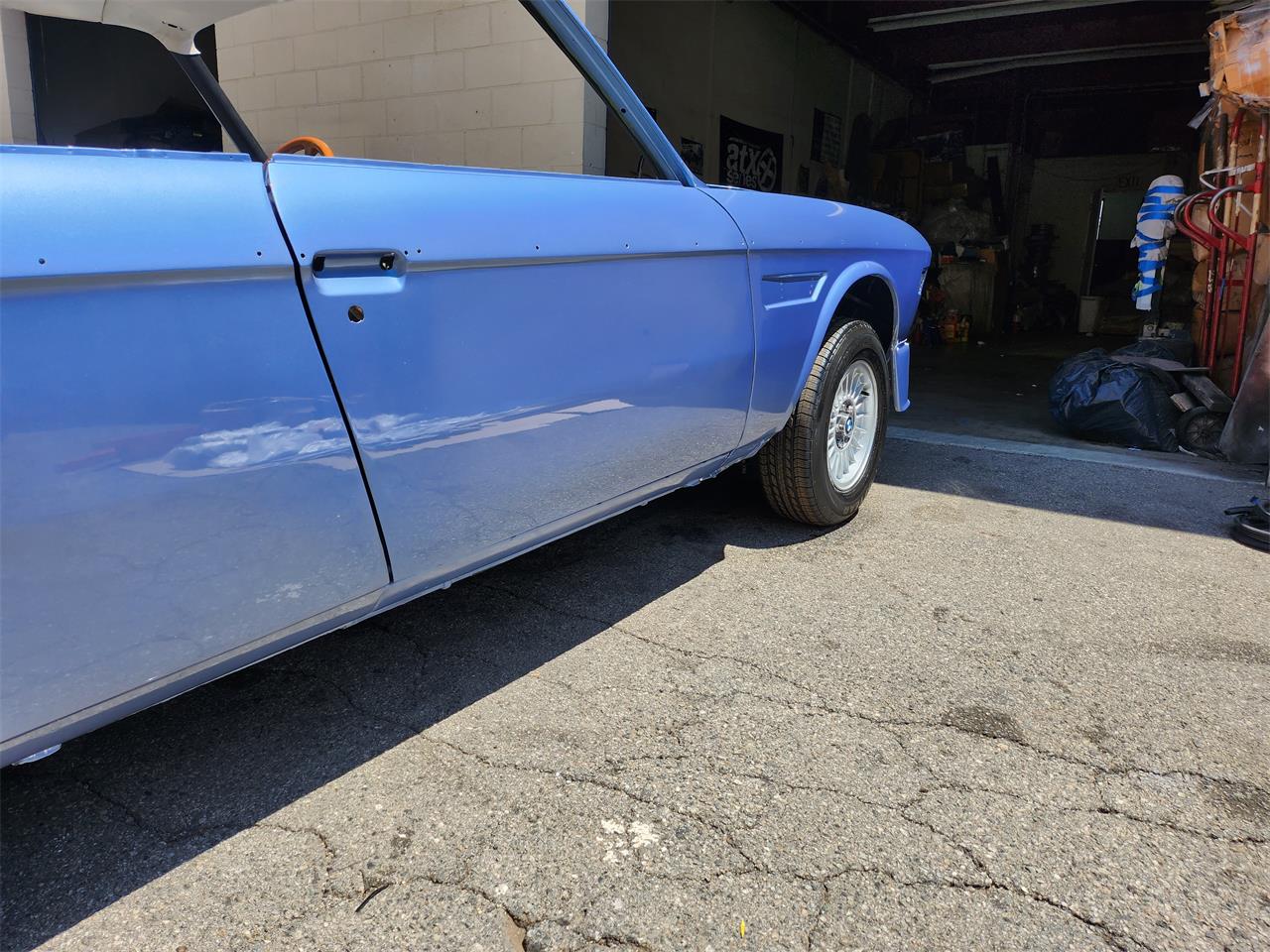 Bmw-3.0csi-1972-Fjord-Blue-Saddle-37