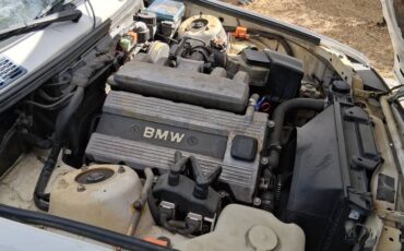 Bmw-318i-1991-white-3