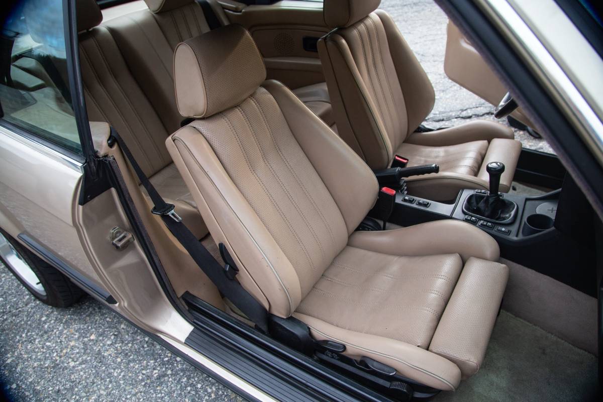 Bmw-318i-convertible-1992-custom-12