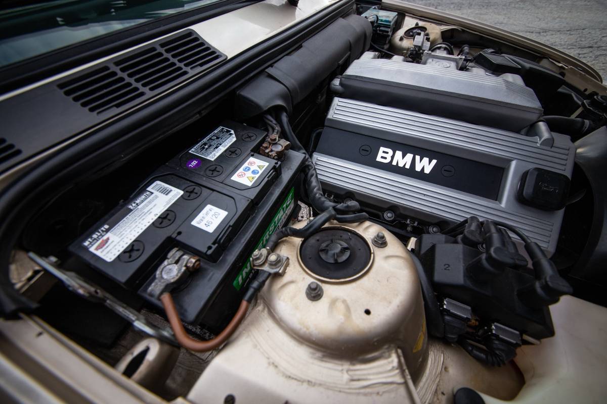Bmw-318i-convertible-1992-custom-7