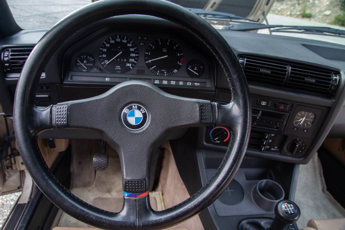 Bmw-318i-convertible-1992-custom-9