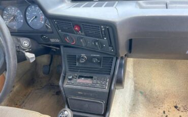 Bmw-320i-1982-3