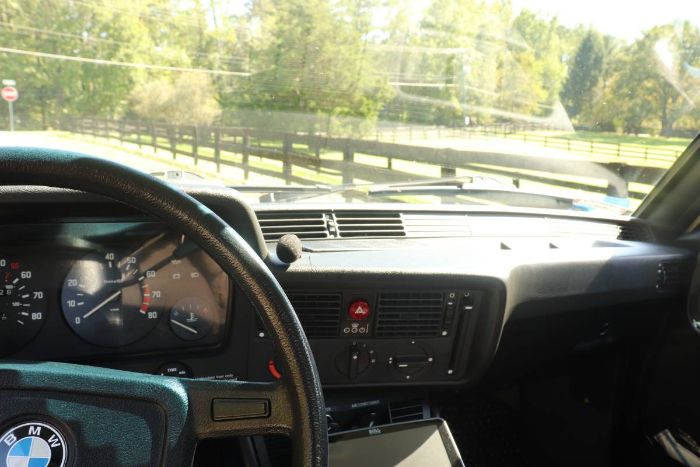 Bmw-320i-1983-White-3