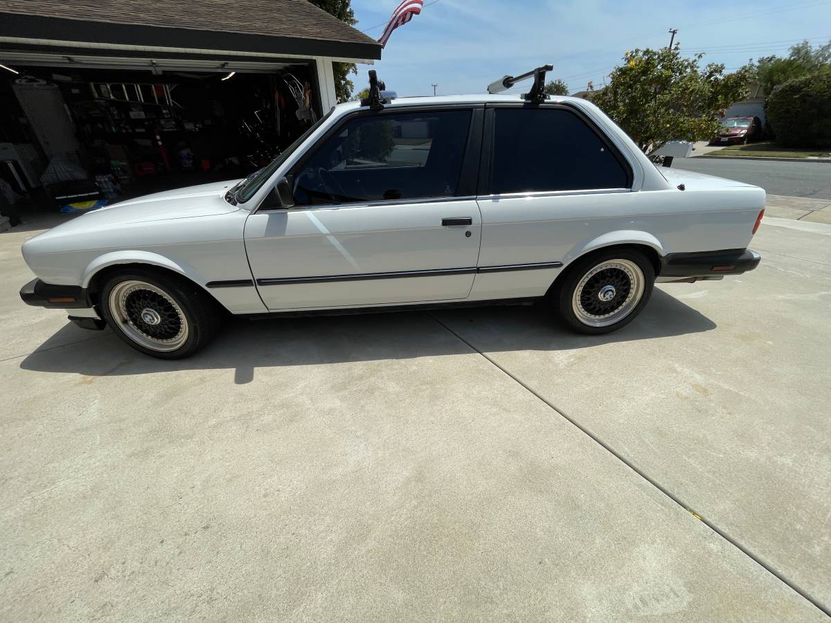 Bmw-325e-1987-white-3