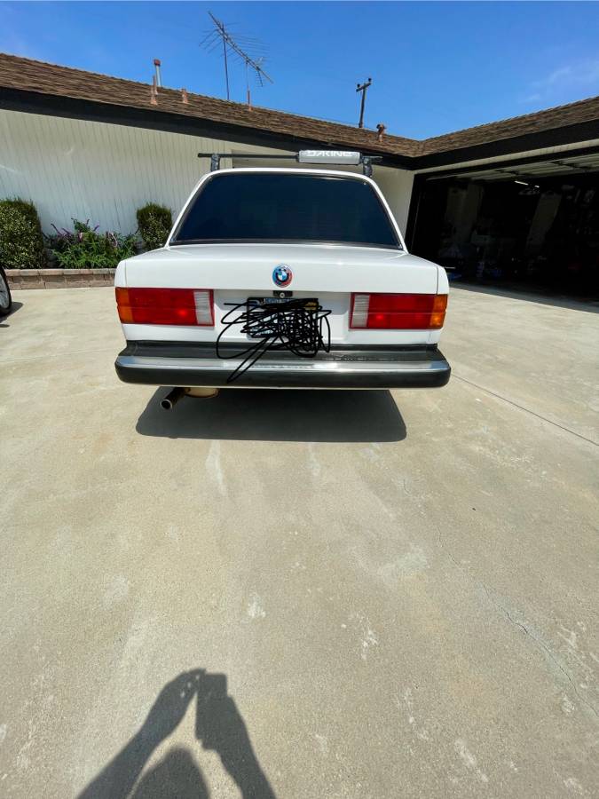 Bmw-325e-1987-white-4