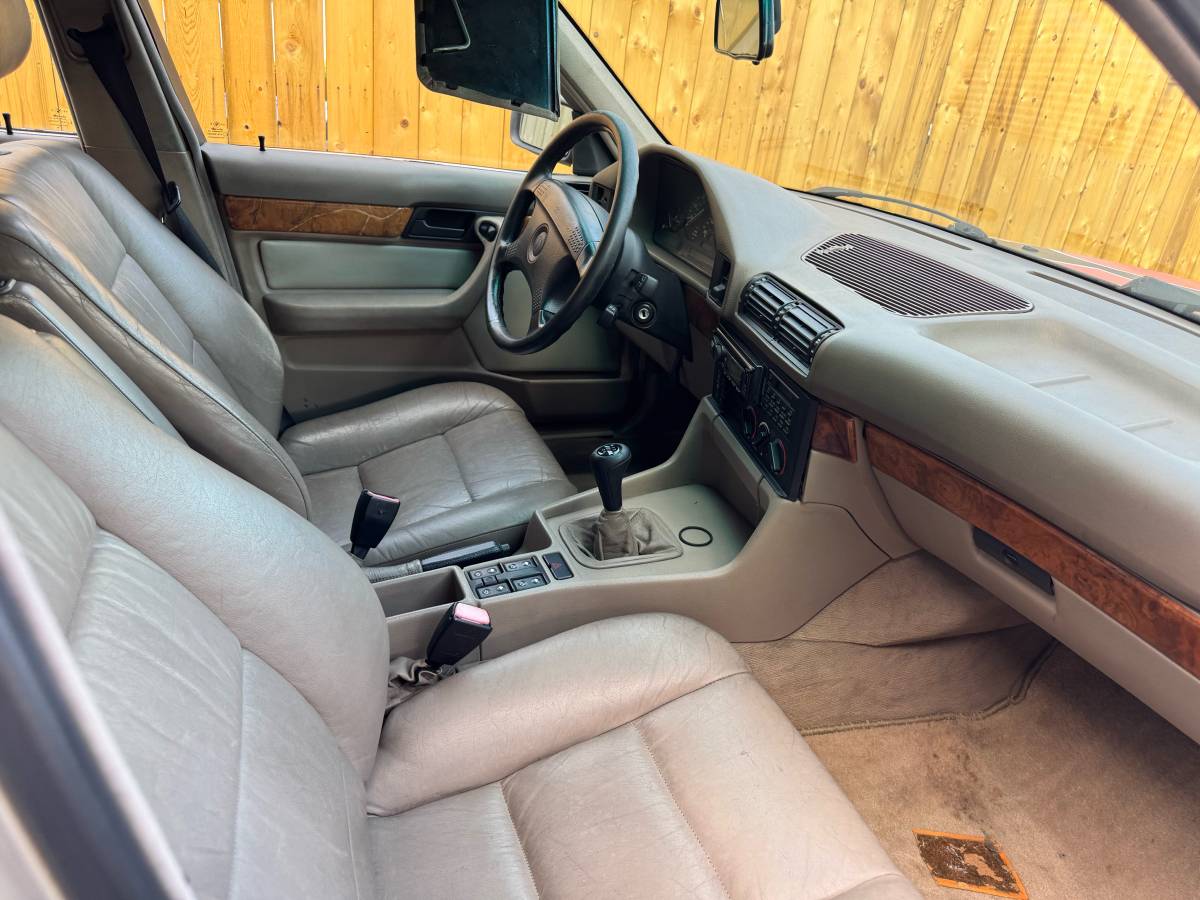 Bmw-525i-1993-custom-4
