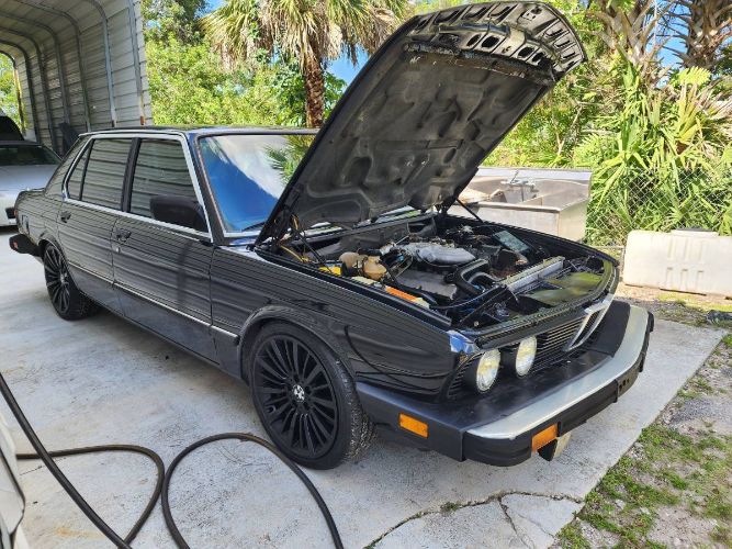 Bmw-528e-1984-Black-Red-1