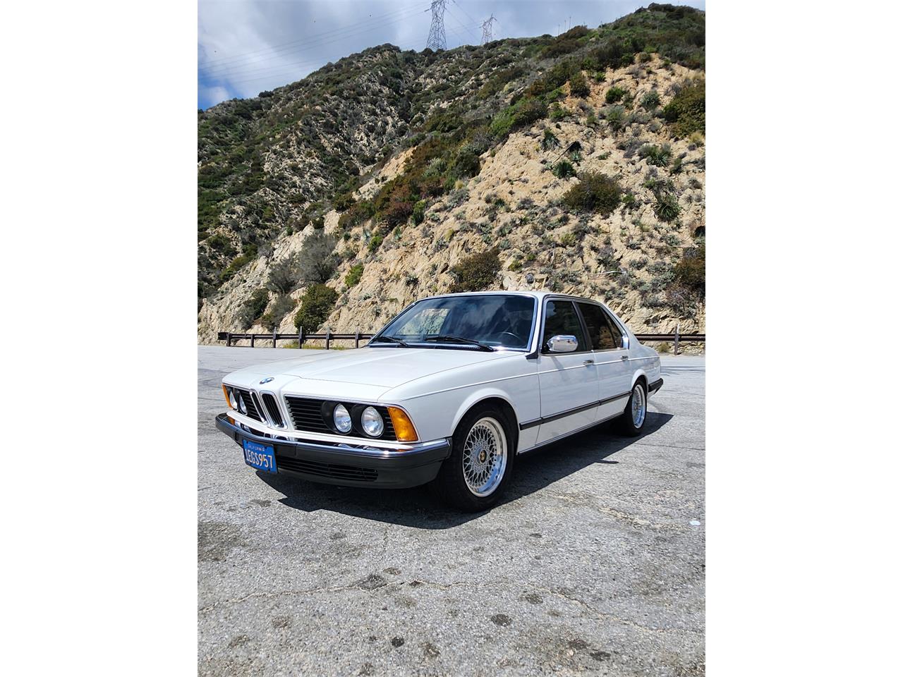 Bmw-7-series-1981-WHITE-BLUE-16