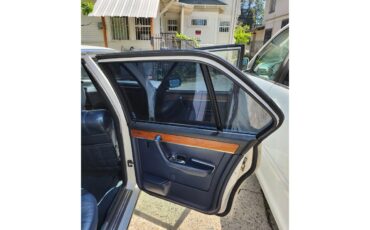 Bmw-7-series-1981-WHITE-BLUE-17