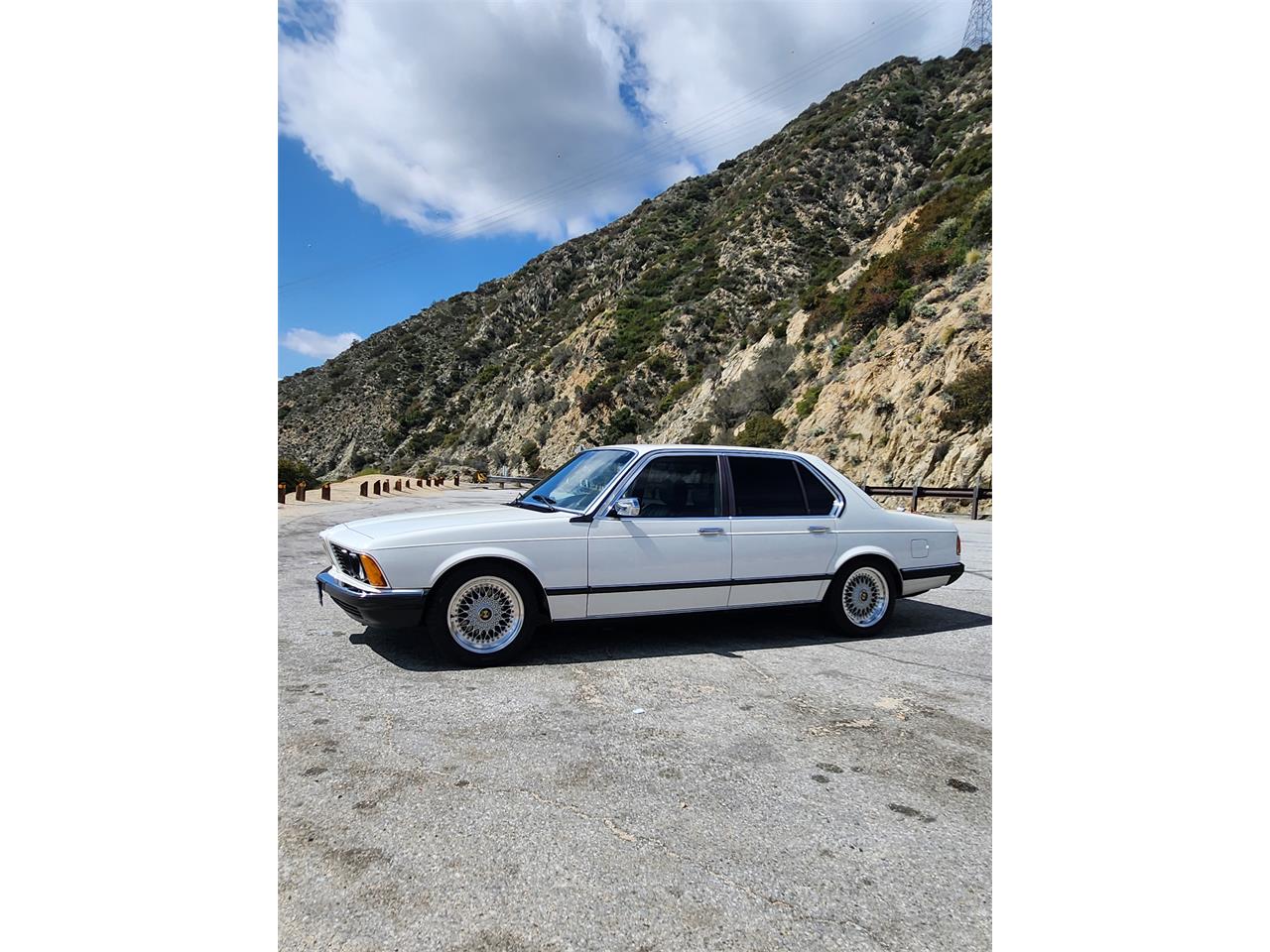 Bmw-7-series-1981-WHITE-BLUE-20