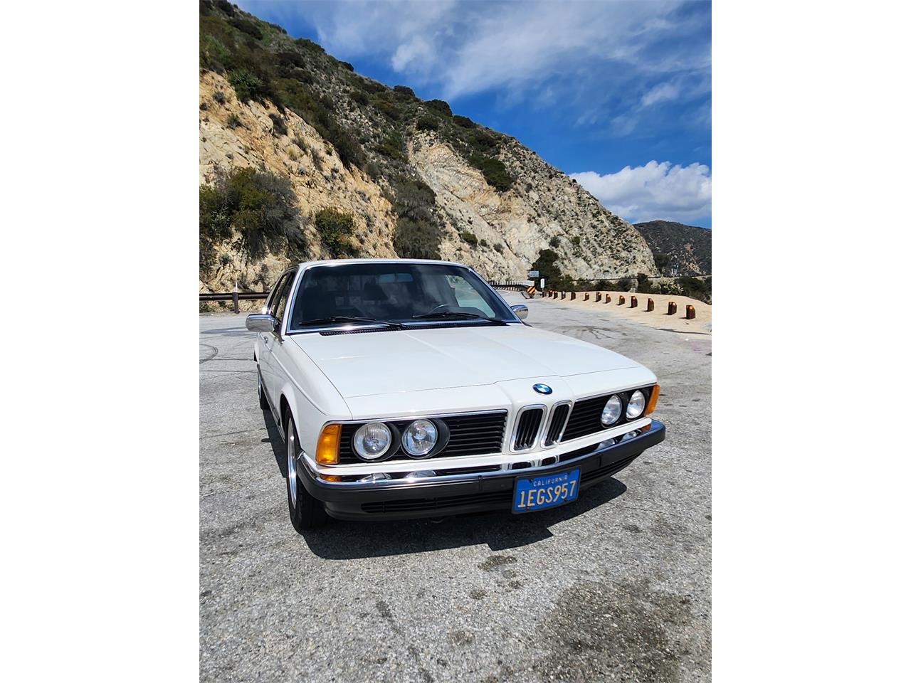 Bmw-7-series-1981-WHITE-BLUE-24