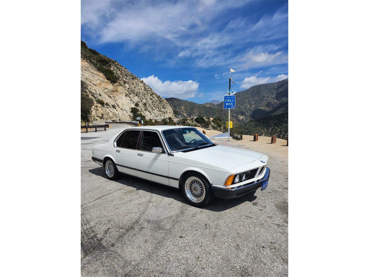 Bmw-7-series-1981-WHITE-BLUE-26