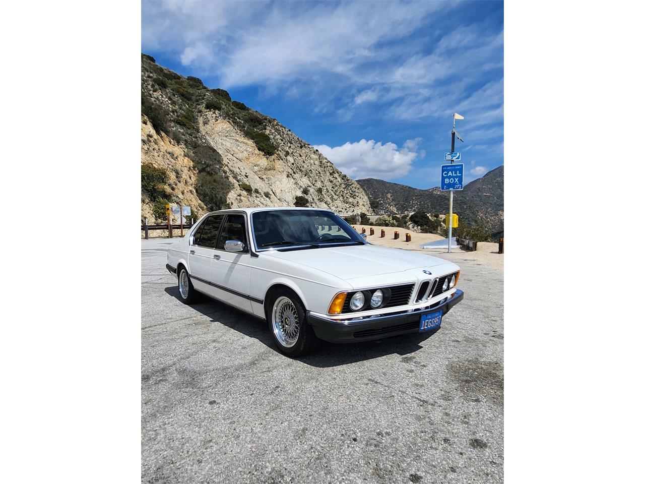 Bmw-7-series-1981-WHITE-BLUE-3