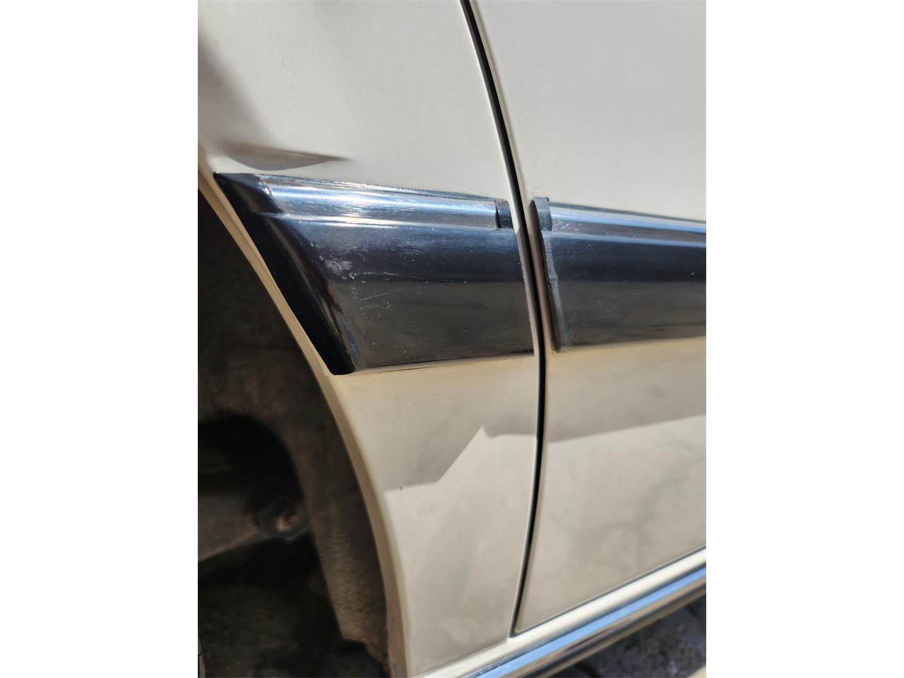 Bmw-7-series-1981-WHITE-BLUE-33