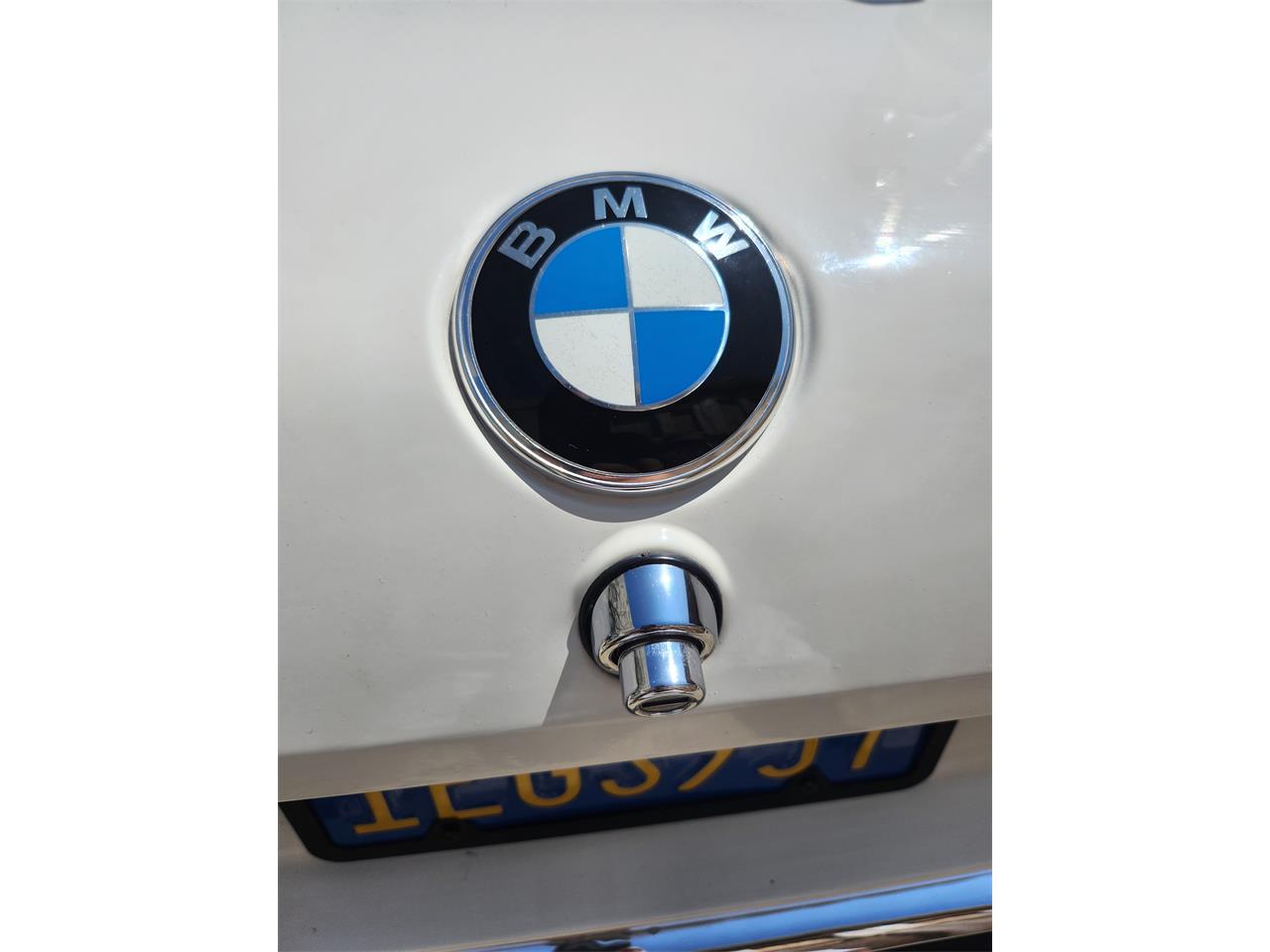 Bmw-7-series-1981-WHITE-BLUE-35