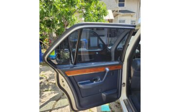Bmw-7-series-1981-WHITE-BLUE-48