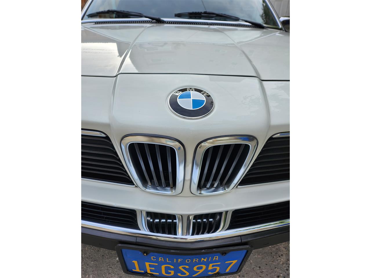 Bmw-7-series-1981-WHITE-BLUE-54