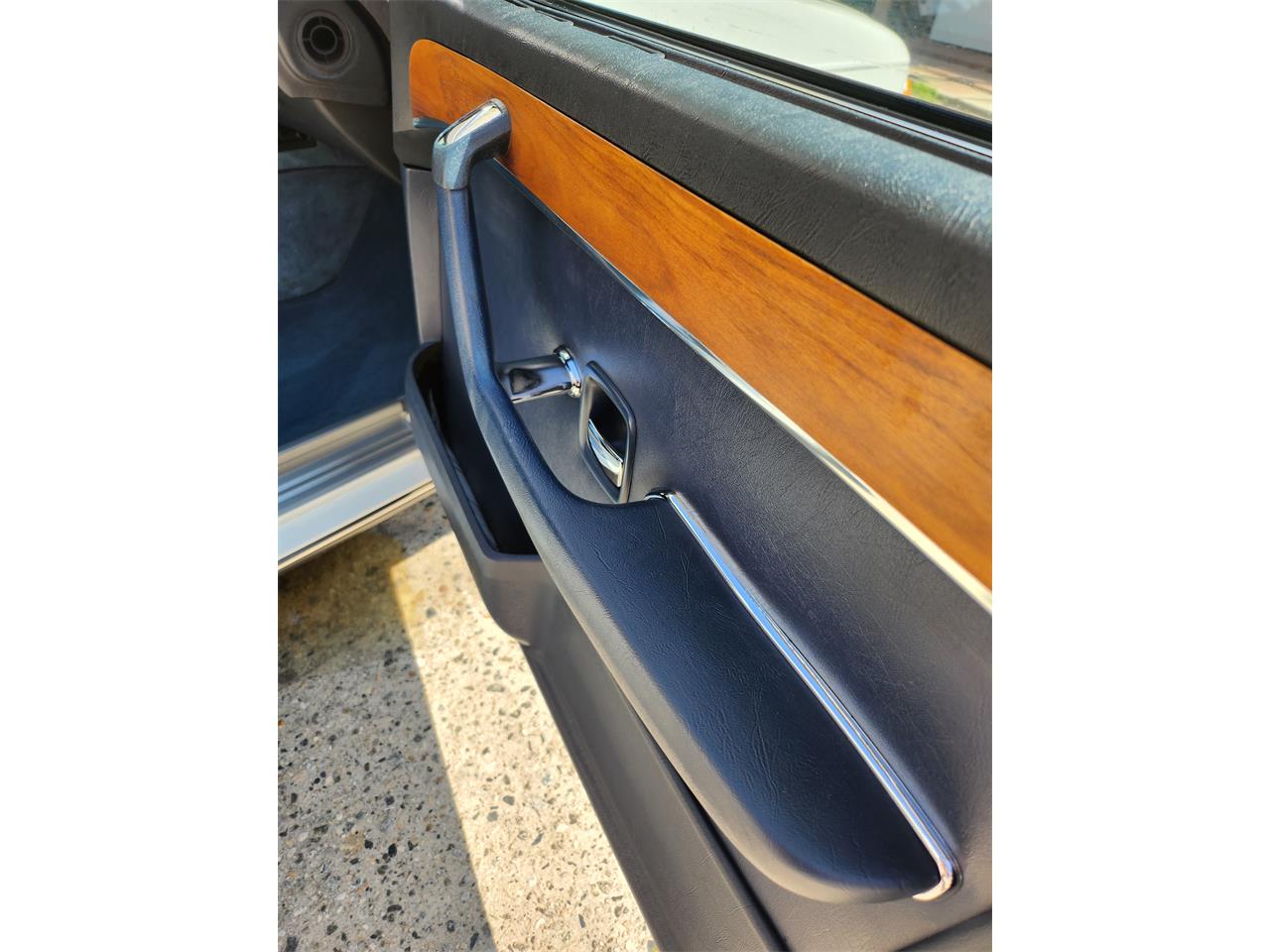 Bmw-7-series-1981-WHITE-BLUE-71