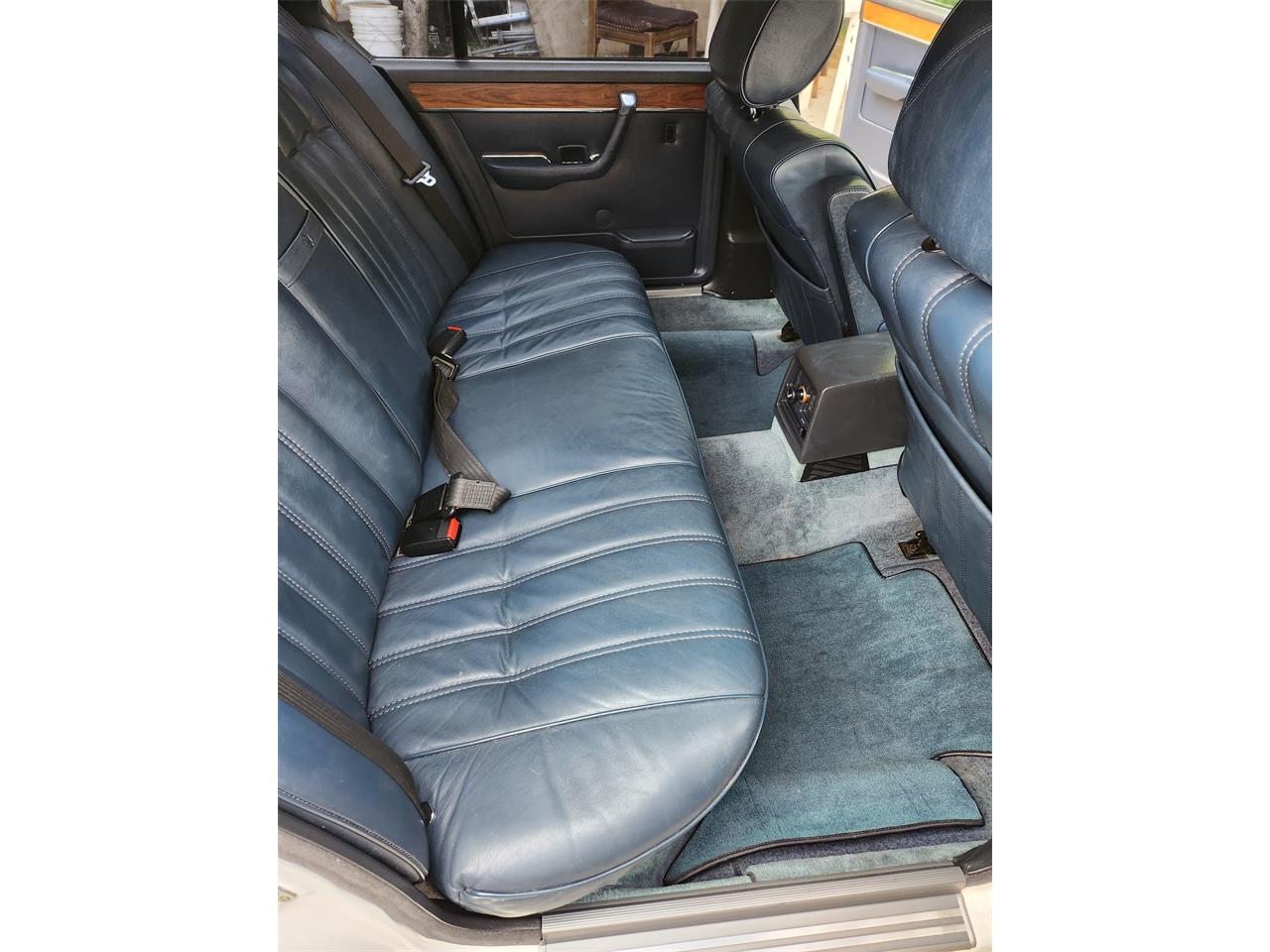 Bmw-7-series-1981-WHITE-BLUE-89