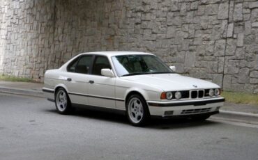 Bmw-M5-1991-Alpine-White-Gray-Leather-1